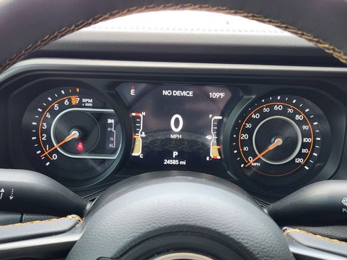 Used 2024 Jeep Gladiator Sport AWD/4WD image 18