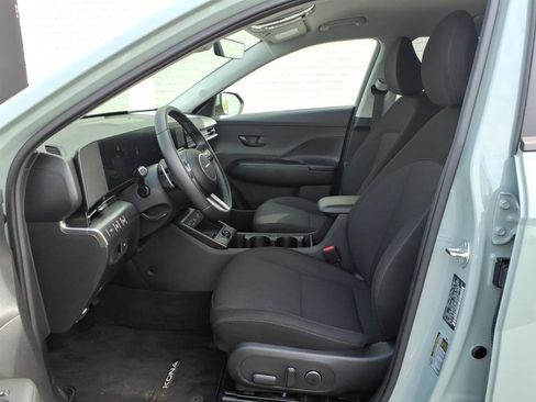 Used 2024 Hyundai Kona SEL w/ Convenience Package image 12