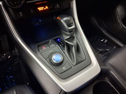 Used 2020 Toyota RAV4 XSE w/ XSE Grade Weather Package AWD/4WD image 16