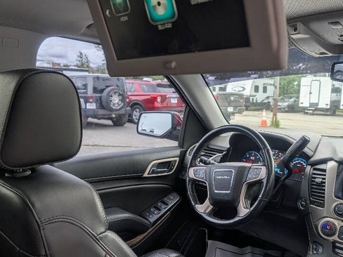 Used 2018 GMC Yukon Denali w/ Denali Ultimate Package AWD/4WD image 29