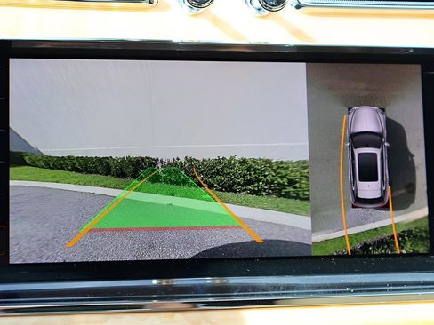 Certified 2021 Bentley Bentayga image 12