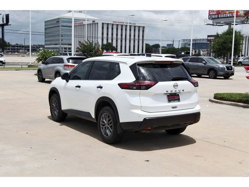Used 2025 Nissan Rogue S FWD image 4