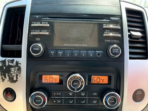Used 2013 Nissan Frontier SV w/ SV Value Truck Pkg AWD/4WD image 20