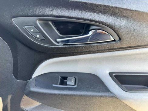 Used 2019 Chevrolet Equinox LT FWD image 48
