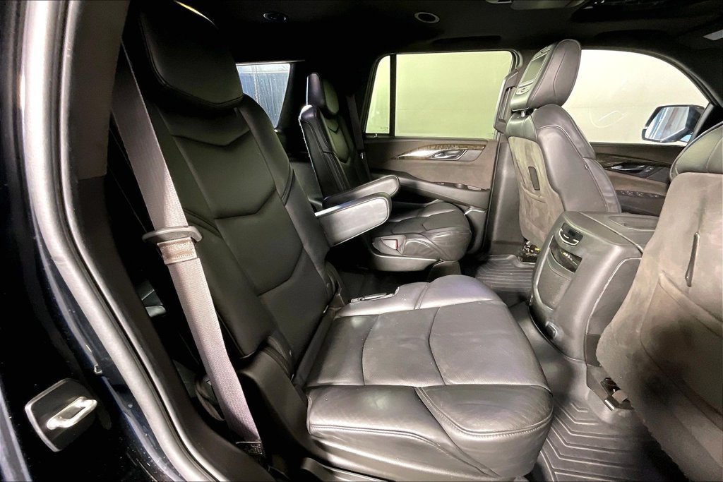 Used 2016 Cadillac Escalade Platinum AWD/4WD image 35