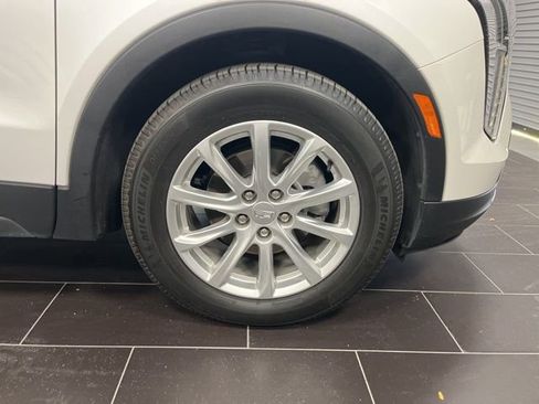 Used 2022 Cadillac XT4 Luxury w/ Cold Weather Package image 15