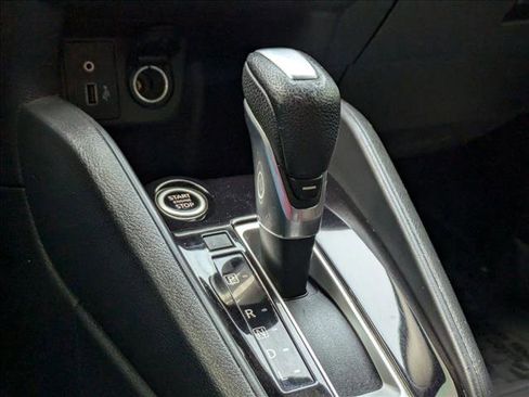 Used 2021 Nissan Versa SR w/ Convenience Package image 14