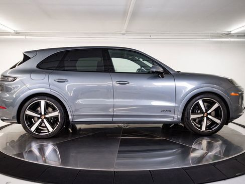 New 2026 Porsche Cayenne GTS AWD/4WD image 8