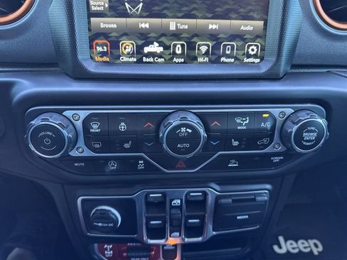 Used 2023 Jeep Gladiator Mojave w/ Cold Weather Group AWD/4WD image 18