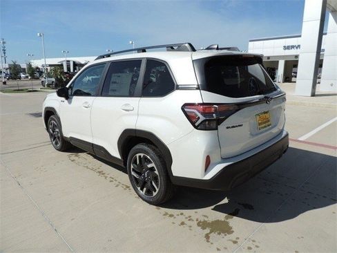 Certified 2025 Subaru Forester Premium image 7