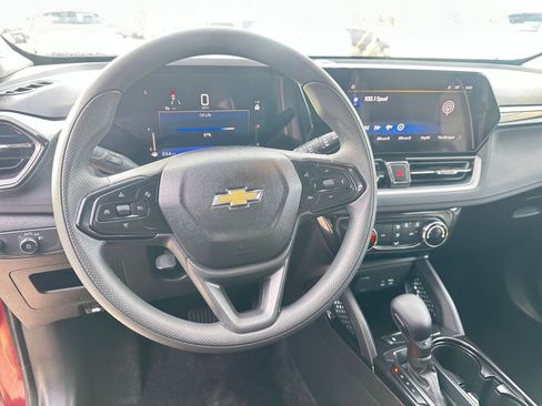 Used 2025 Chevrolet TrailBlazer LT image 28