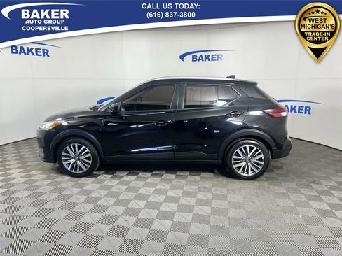 Used 2021 Nissan Kicks SV image 6