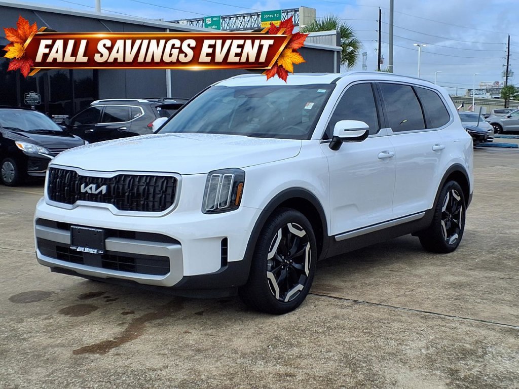 Certified 2024 Kia Telluride EX w/ EX Captain's Chair Package AWD/4WD image 3