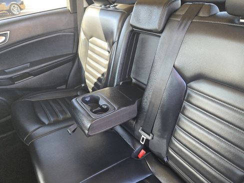 Used 2024 Ford Edge SEL image 17