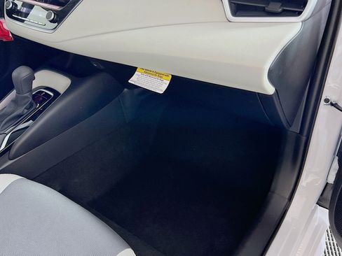 Used 2025 Toyota Corolla LE FWD image 33