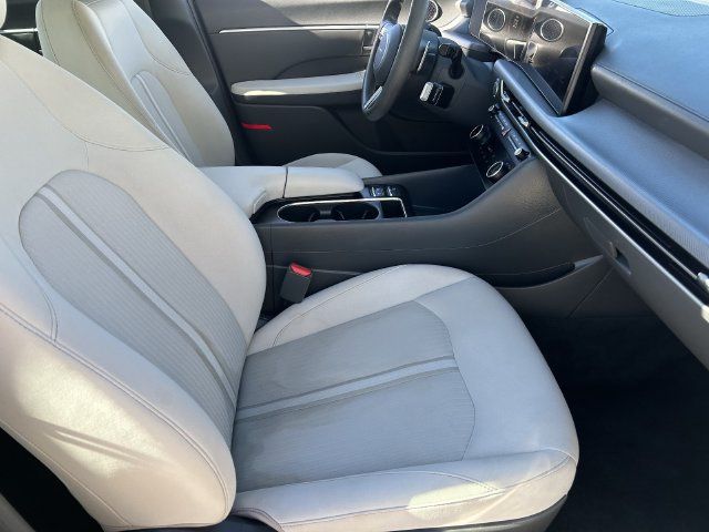 Used 2025 Hyundai Sonata SEL FWD image 12