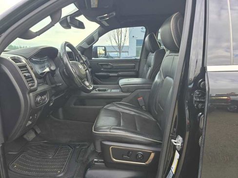 Used 2019 RAM 1500 Limited w/ Body Color Bumper Group image 9