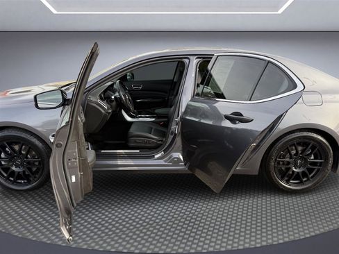 Used 2018 Acura TLX image 9