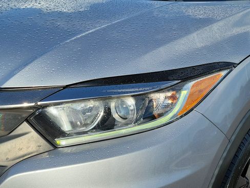 Used 2021 Honda HR-V EX image 10