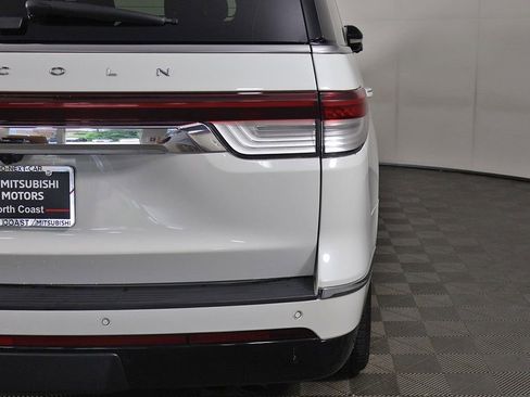 Used 2022 Lincoln Navigator Reserve AWD/4WD image 23