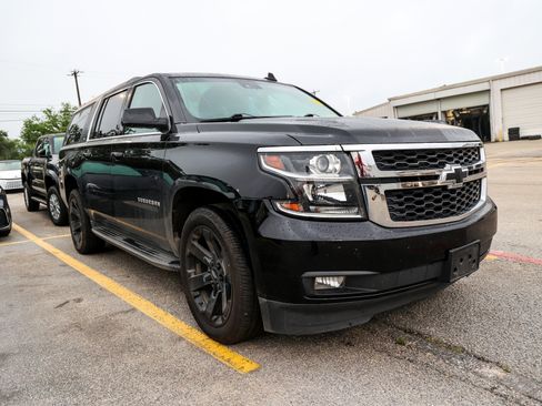 Used 2020 Chevrolet Suburban LT AWD/4WD image 6