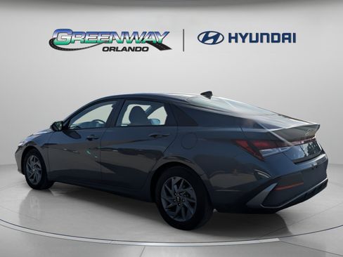 Certified 2024 Hyundai Elantra SEL FWD image 6