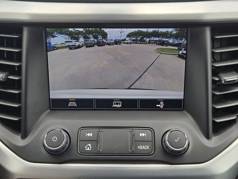 Used 2023 GMC Acadia SLT w/ Elevation Edition FWD image 7