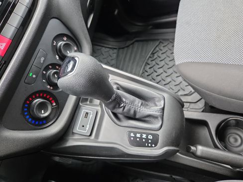 Used 2018 RAM ProMaster City Tradesman FWD image 25