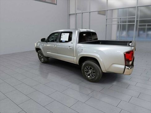 Certified 2023 Toyota Tacoma SR5 AWD/4WD image 6