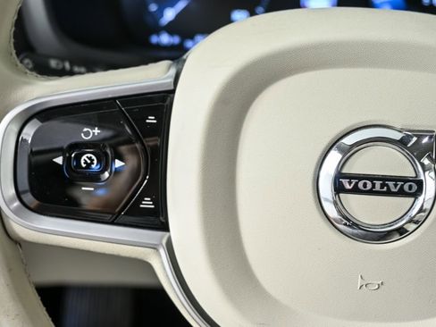 Used 2020 Volvo V60 T5 Momentum w/ Protection Package Premier image 10