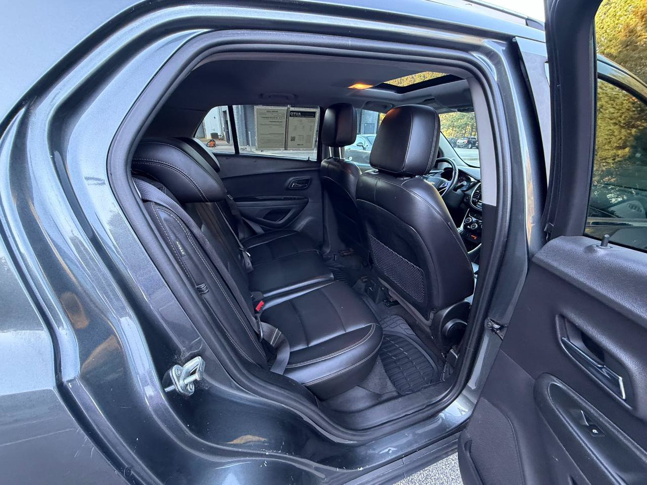 Used 2020 Chevrolet Trax Premier FWD image 11