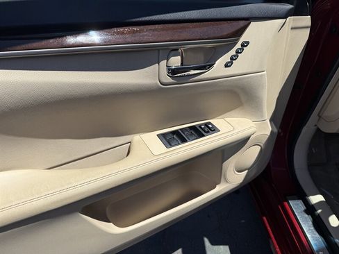 Used 2015 Lexus ES 350 w/ Premium Package FWD image 7