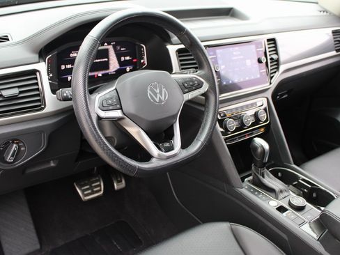 Used 2022 Volkswagen Atlas SEL R-Line image 8