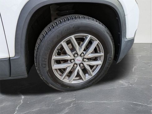 Used 2017 GMC Acadia SLE image 28