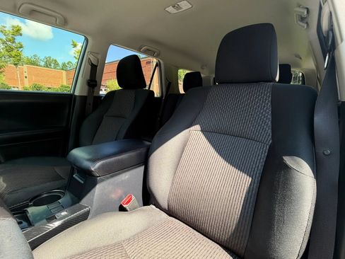 Used 2018 Toyota 4Runner TRD Off-Road AWD/4WD image 15
