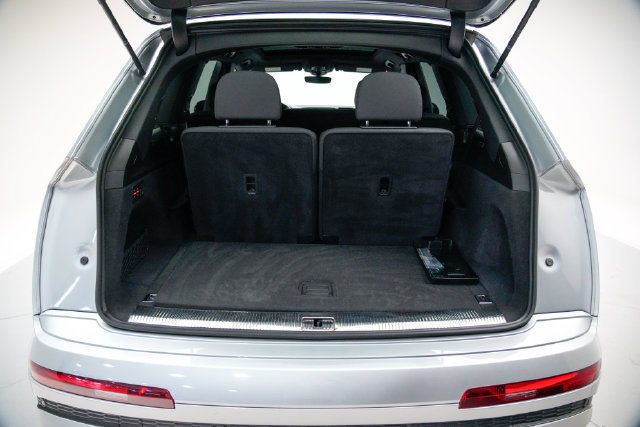 Used 2025 Audi Q7 3.0T Premium Plus AWD/4WD image 13