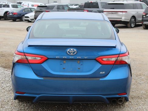 Used 2018 Toyota Camry L image 5