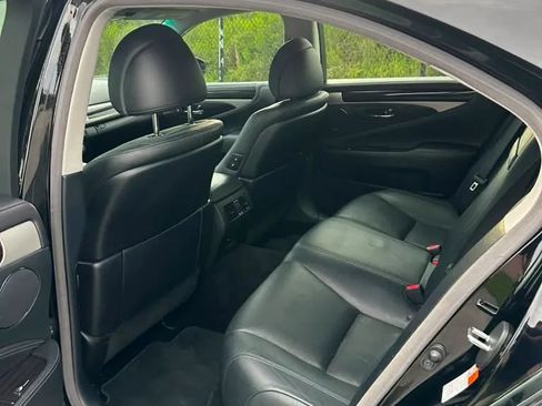 Used 2016 Lexus LS 460 AWD w/ Comfort Package image 12