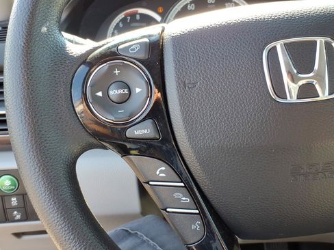 Used 2017 Honda Accord EX image 17