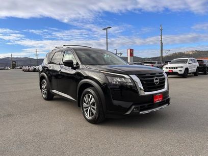 New 2025 Nissan Pathfinder SL