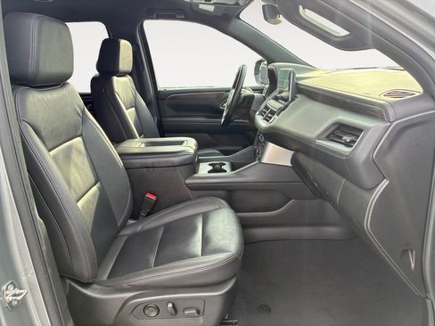 Used 2024 Chevrolet Suburban LT image 15