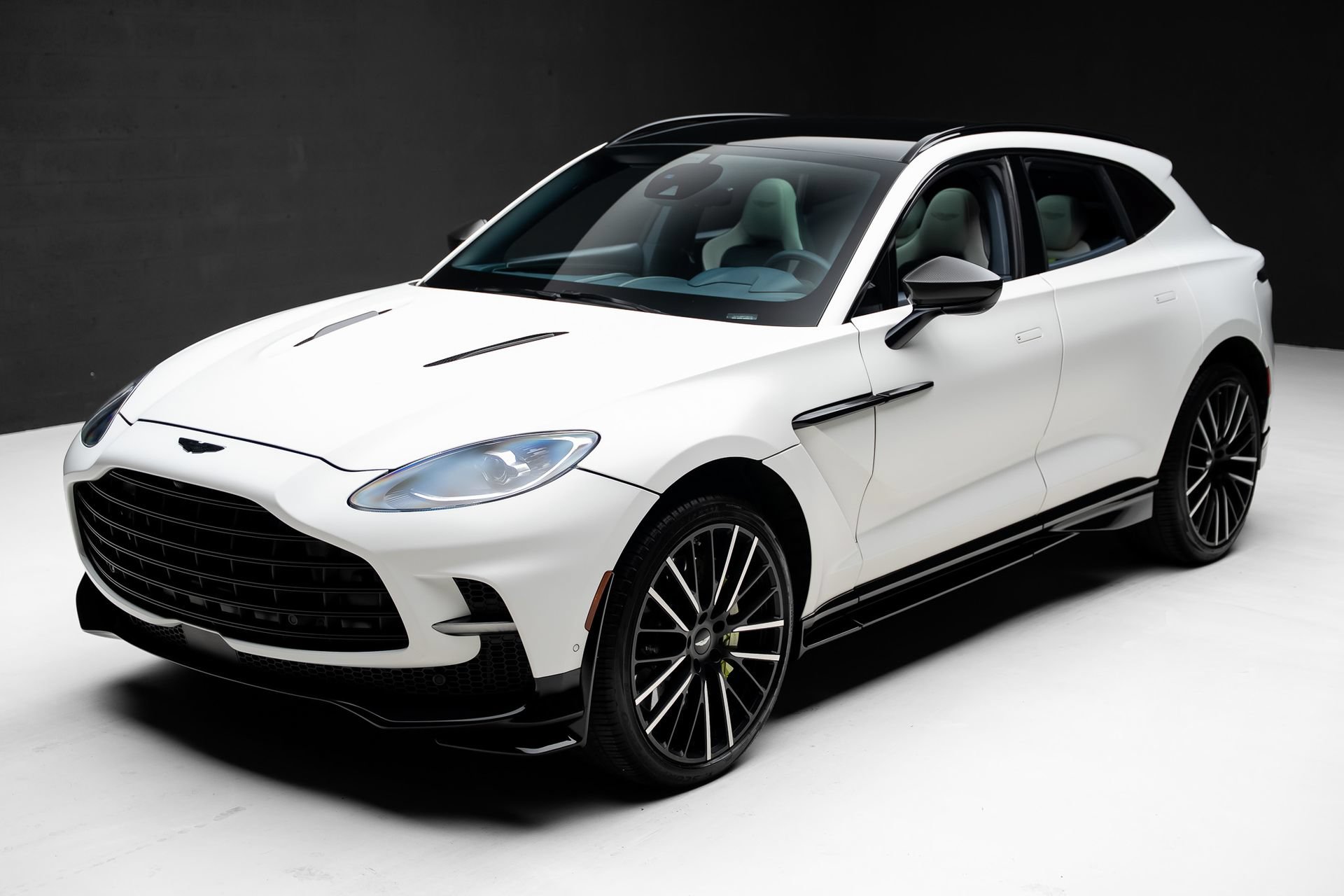 Used 2023 Aston Martin DBX 707 AWD/4WD image 5