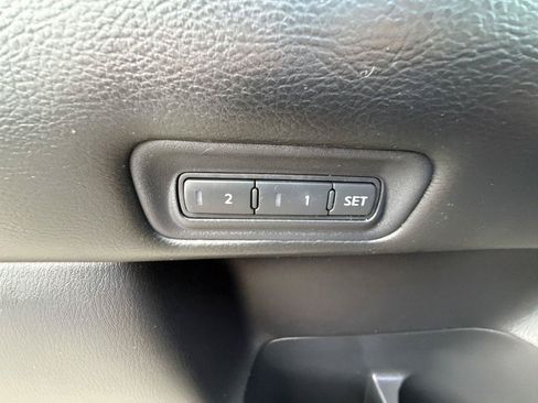 Used 2014 Nissan Pathfinder Platinum AWD/4WD image 32