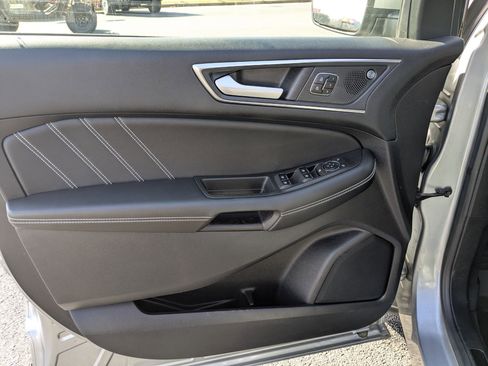 Used 2020 Ford Edge ST image 11