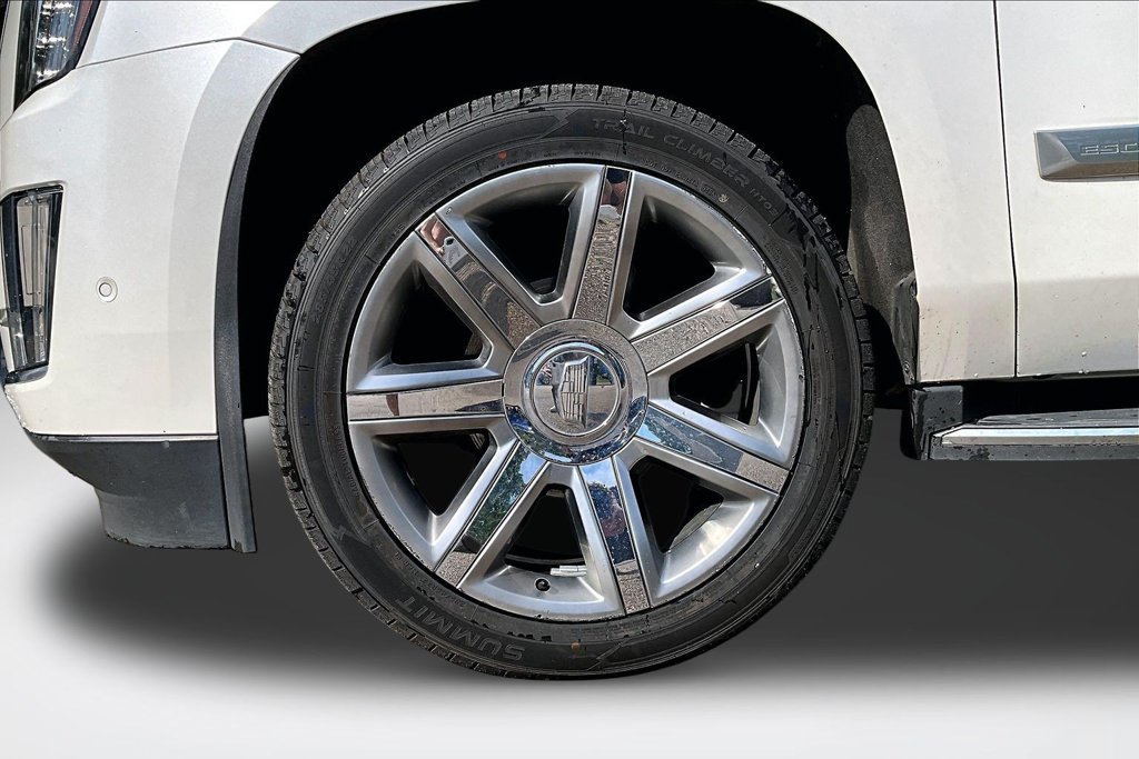 Used 2017 Cadillac Escalade ESV Luxury AWD/4WD image 35