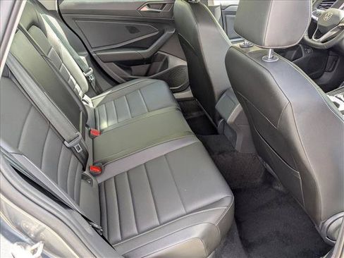 Used 2022 Volkswagen Jetta SE FWD image 18