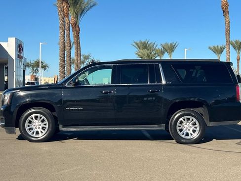 Used 2019 GMC Yukon XL SLT AWD/4WD image 9