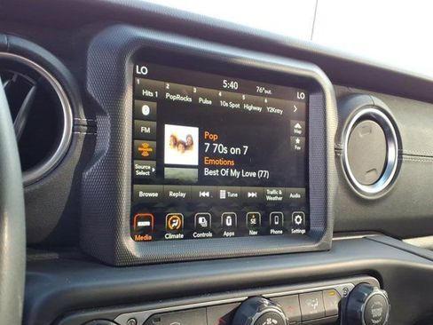 Used 2023 Jeep Wrangler Unlimited Sahara image 11