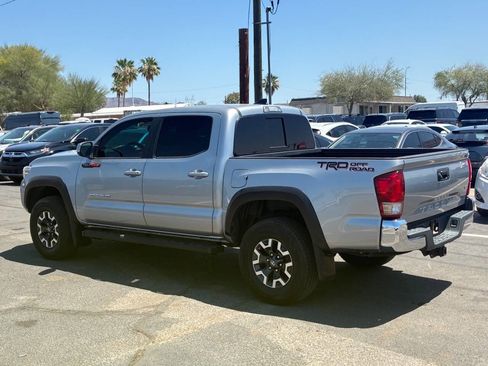 Used 2017 Toyota Tacoma TRD Off-Road w/ Tow Package RWD image 4