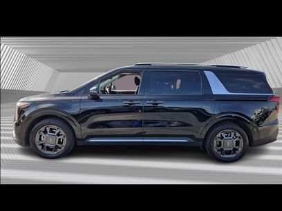 Used 2025 Kia Carnival SX